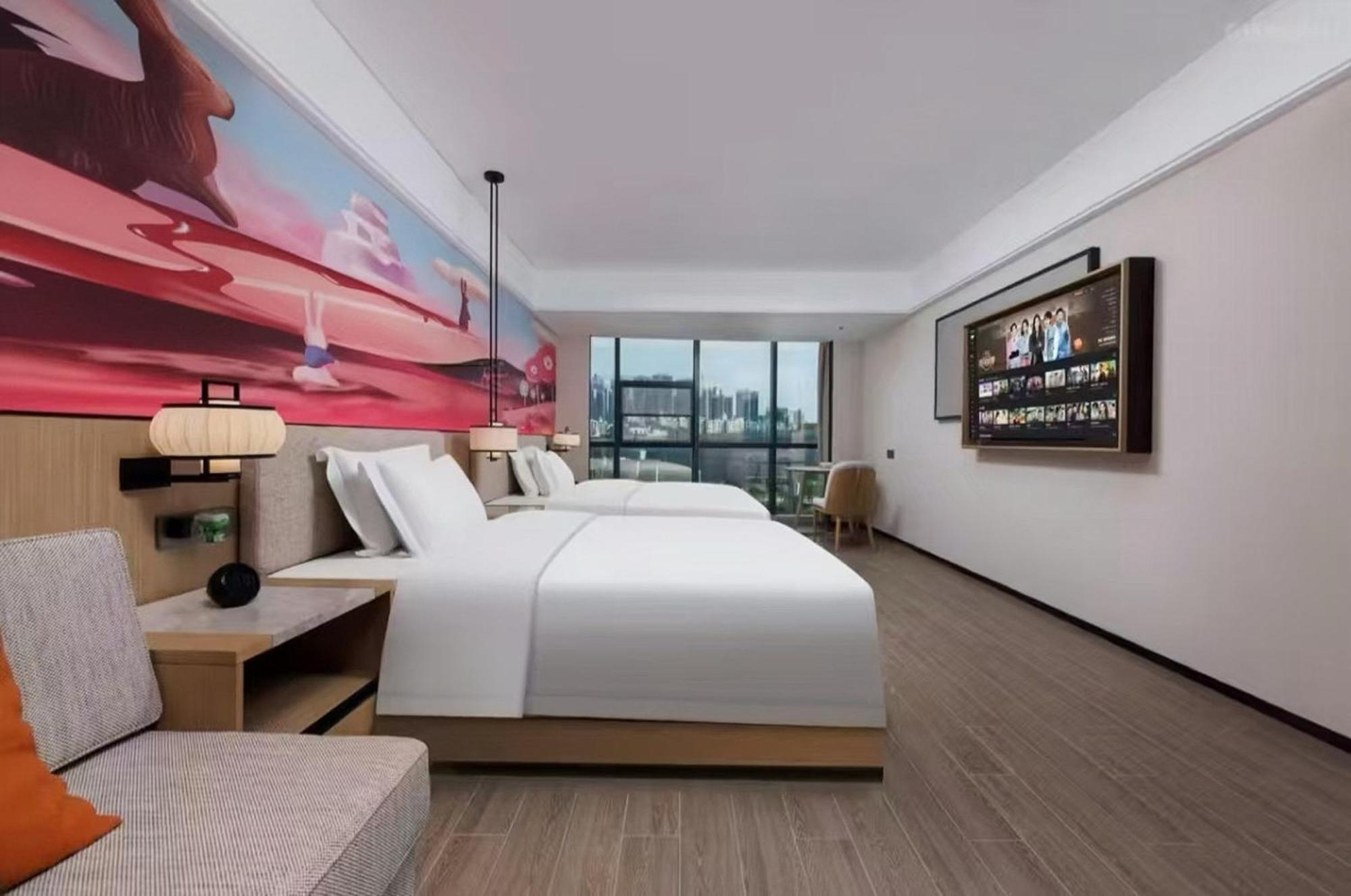 Mehood Lestie International Hotel Nancun Wanbo Metro Station Branch - Free Shuttle Bus To Canton Fair Complex During Canton Fair Period & Free Breakfast & Free Afternoon Tea & Free Midnight Snack & Free Vpn Internet Access 외부 사진