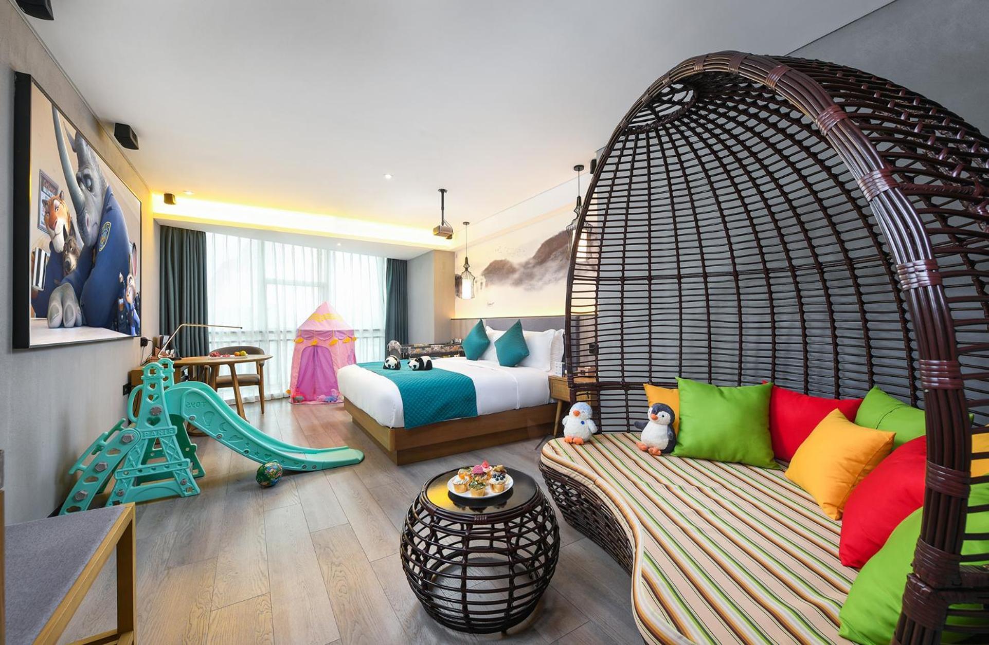 Mehood Lestie International Hotel Nancun Wanbo Metro Station Branch - Free Shuttle Bus To Canton Fair Complex During Canton Fair Period & Free Breakfast & Free Afternoon Tea & Free Midnight Snack & Free Vpn Internet Access 외부 사진