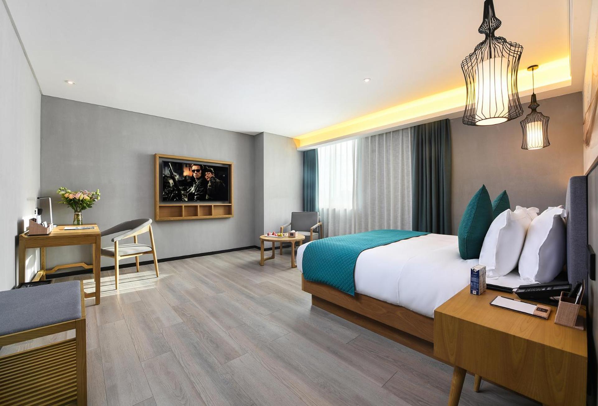 Mehood Lestie International Hotel Nancun Wanbo Metro Station Branch - Free Shuttle Bus To Canton Fair Complex During Canton Fair Period & Free Breakfast & Free Afternoon Tea & Free Midnight Snack & Free Vpn Internet Access 외부 사진
