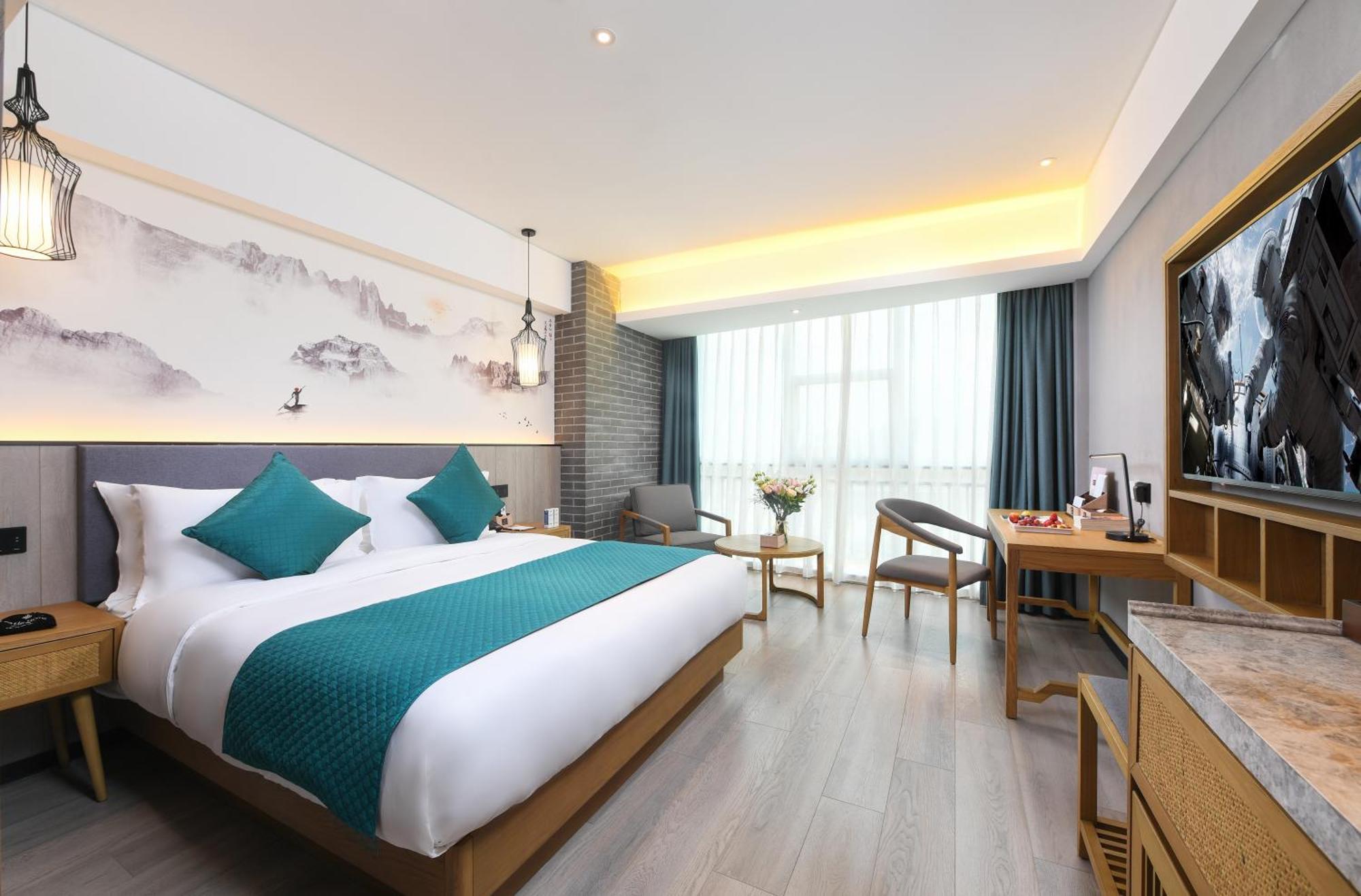 Mehood Lestie International Hotel Nancun Wanbo Metro Station Branch - Free Shuttle Bus To Canton Fair Complex During Canton Fair Period & Free Breakfast & Free Afternoon Tea & Free Midnight Snack & Free Vpn Internet Access 외부 사진