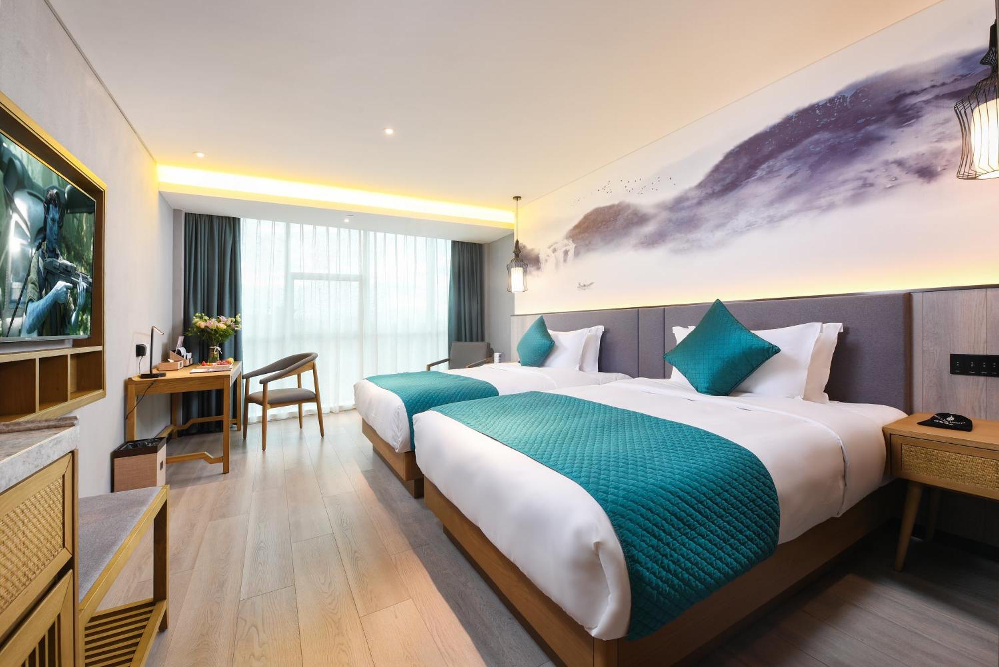 Mehood Lestie International Hotel Nancun Wanbo Metro Station Branch - Free Shuttle Bus To Canton Fair Complex During Canton Fair Period & Free Breakfast & Free Afternoon Tea & Free Midnight Snack & Free Vpn Internet Access 외부 사진