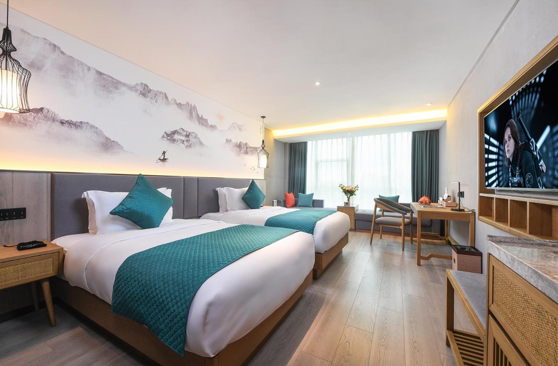 Mehood Lestie International Hotel Nancun Wanbo Metro Station Branch - Free Shuttle Bus To Canton Fair Complex During Canton Fair Period & Free Breakfast & Free Afternoon Tea & Free Midnight Snack & Free Vpn Internet Access 외부 사진