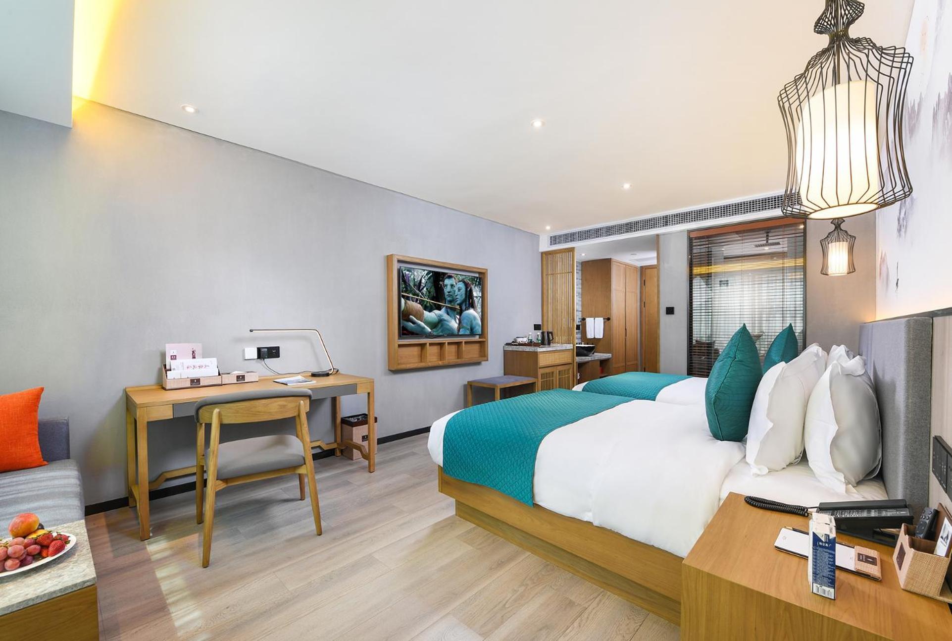 Mehood Lestie International Hotel Nancun Wanbo Metro Station Branch - Free Shuttle Bus To Canton Fair Complex During Canton Fair Period & Free Breakfast & Free Afternoon Tea & Free Midnight Snack & Free Vpn Internet Access 외부 사진