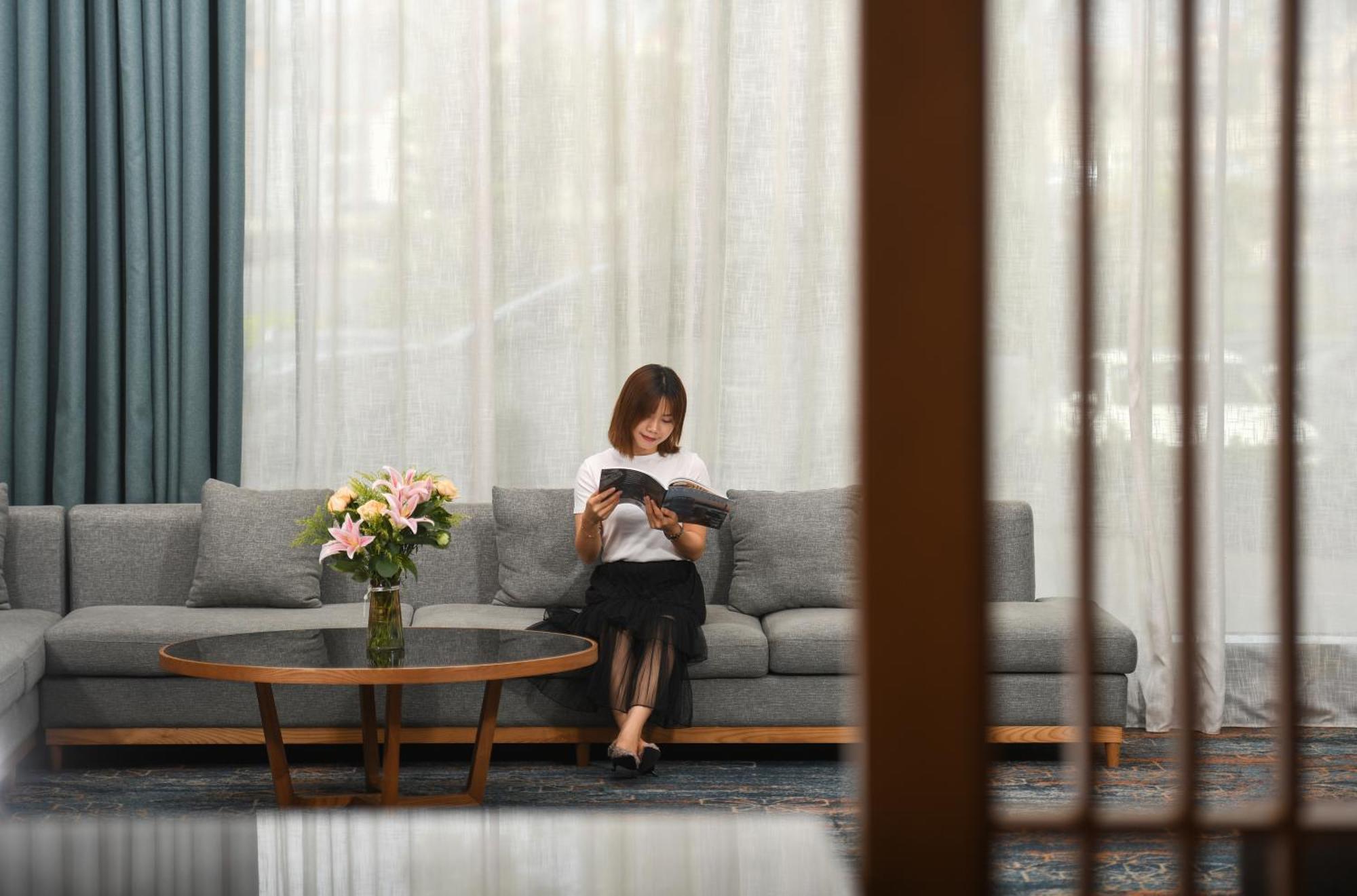 Mehood Lestie International Hotel Nancun Wanbo Metro Station Branch - Free Shuttle Bus To Canton Fair Complex During Canton Fair Period & Free Breakfast & Free Afternoon Tea & Free Midnight Snack & Free Vpn Internet Access 외부 사진