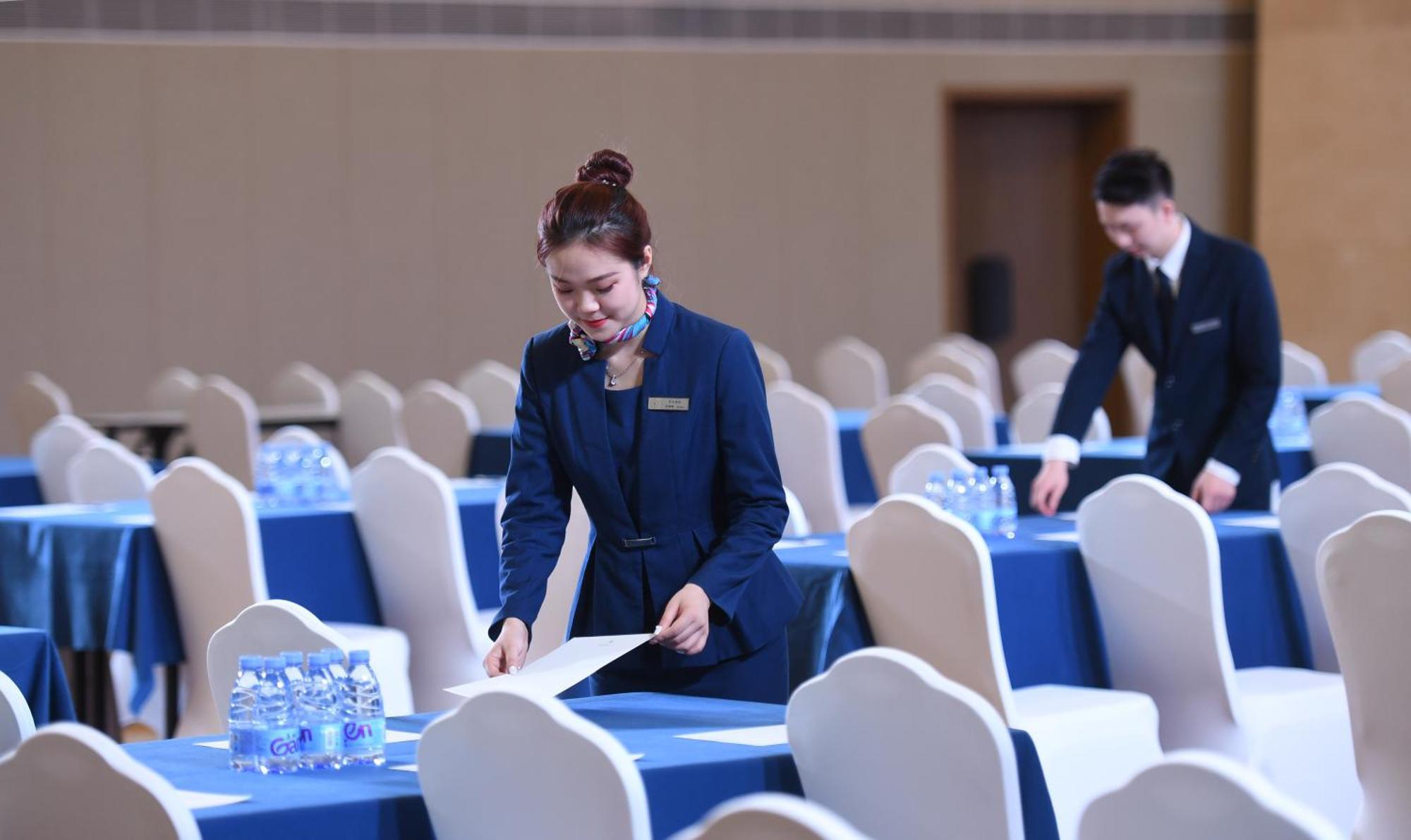 Mehood Lestie International Hotel Nancun Wanbo Metro Station Branch - Free Shuttle Bus To Canton Fair Complex During Canton Fair Period & Free Breakfast & Free Afternoon Tea & Free Midnight Snack & Free Vpn Internet Access 외부 사진