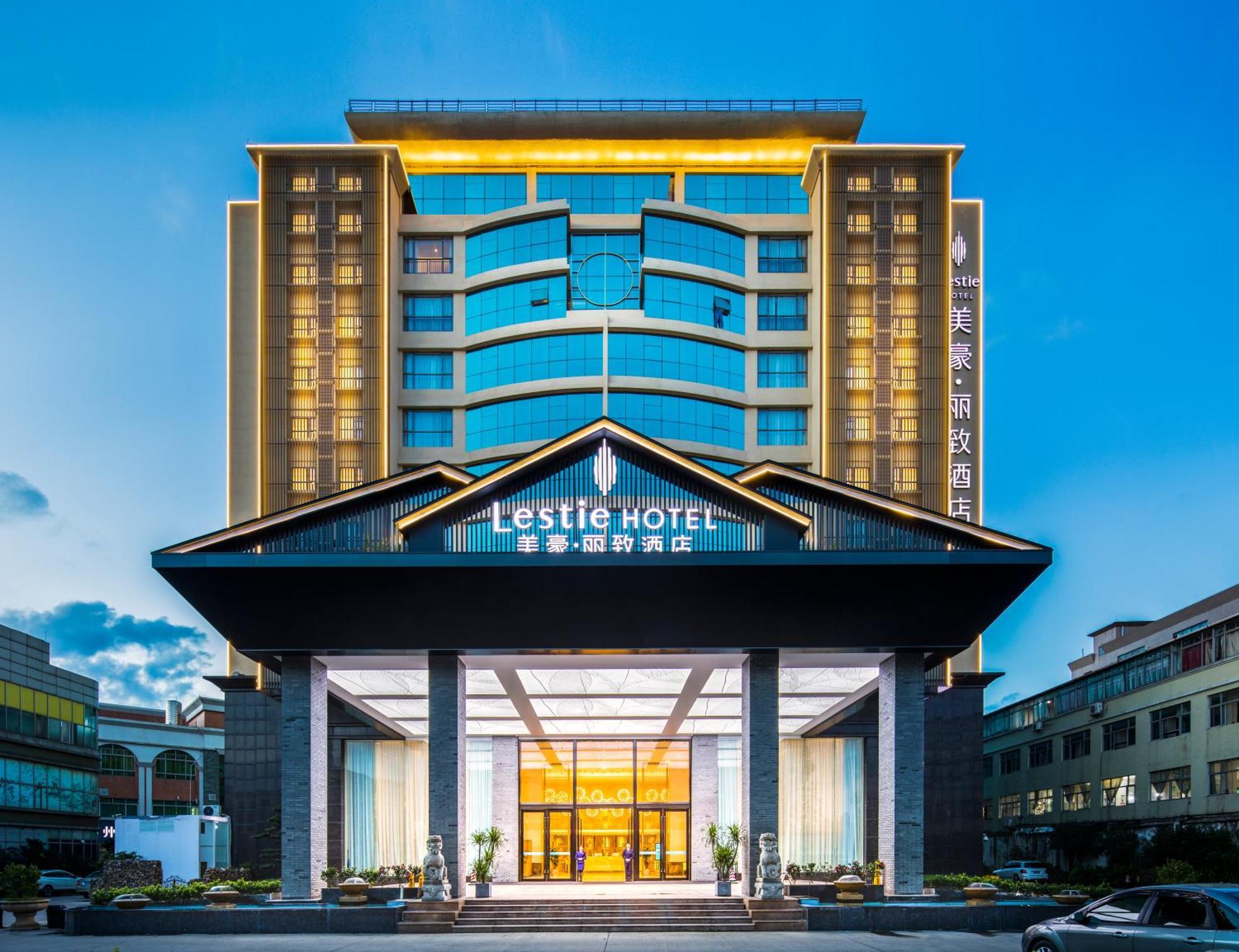 Mehood Lestie International Hotel Nancun Wanbo Metro Station Branch - Free Shuttle Bus To Canton Fair Complex During Canton Fair Period & Free Breakfast & Free Afternoon Tea & Free Midnight Snack & Free Vpn Internet Access 외부 사진
