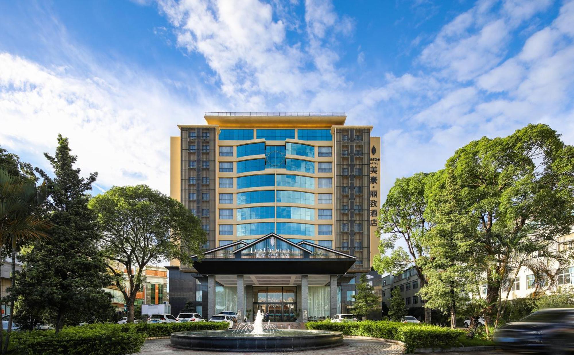 Mehood Lestie International Hotel Nancun Wanbo Metro Station Branch - Free Shuttle Bus To Canton Fair Complex During Canton Fair Period & Free Breakfast & Free Afternoon Tea & Free Midnight Snack & Free Vpn Internet Access 외부 사진