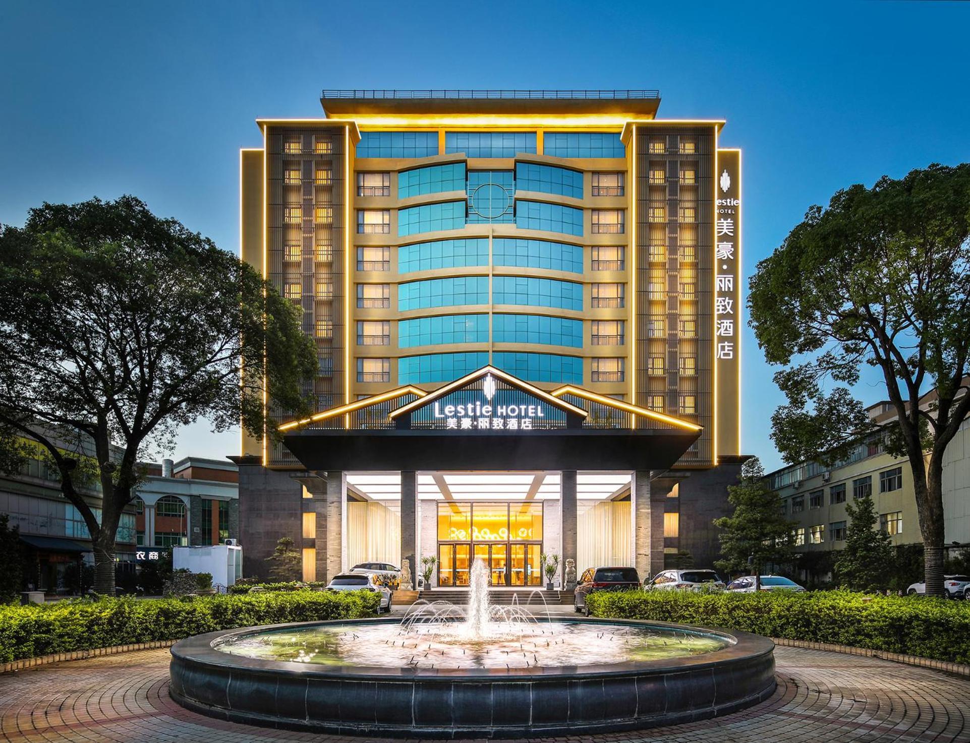 Mehood Lestie International Hotel Nancun Wanbo Metro Station Branch - Free Shuttle Bus To Canton Fair Complex During Canton Fair Period & Free Breakfast & Free Afternoon Tea & Free Midnight Snack & Free Vpn Internet Access 외부 사진